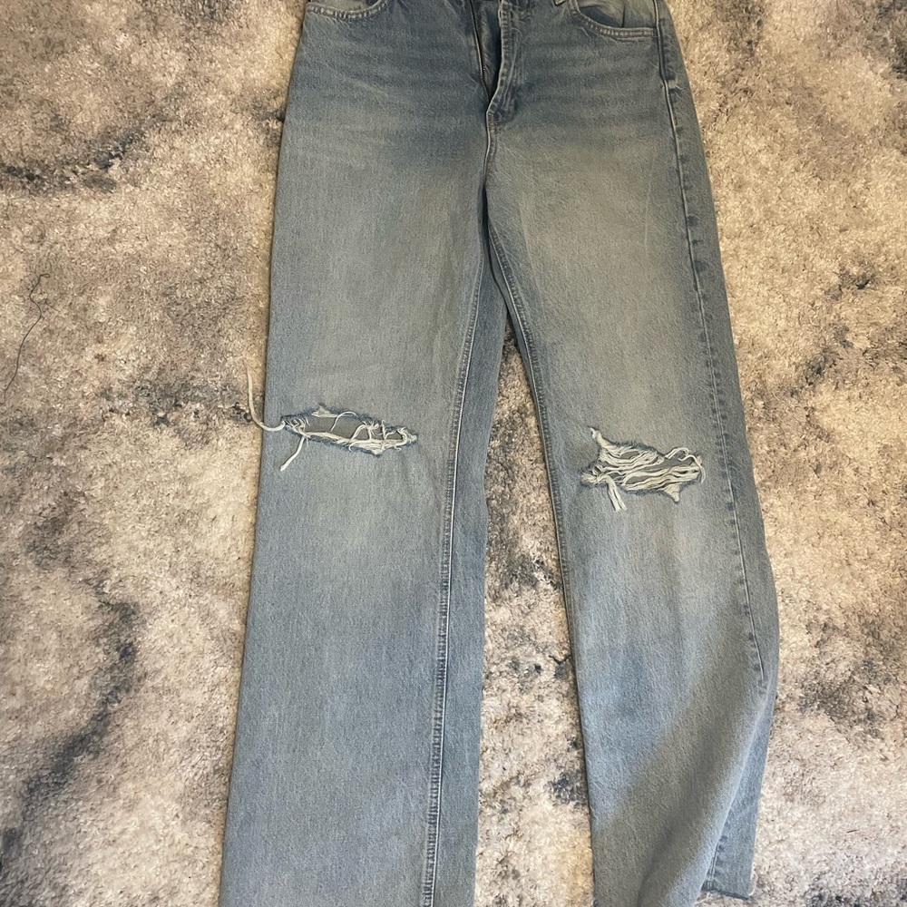 Zara Gray Straight Leg Jeans with Distressed Details